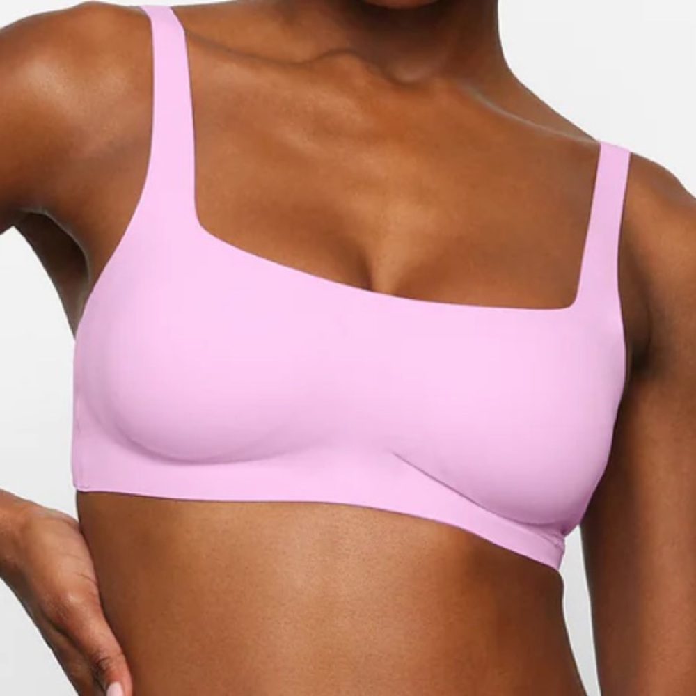 NWT- SKIMS BRA LARGE-DD